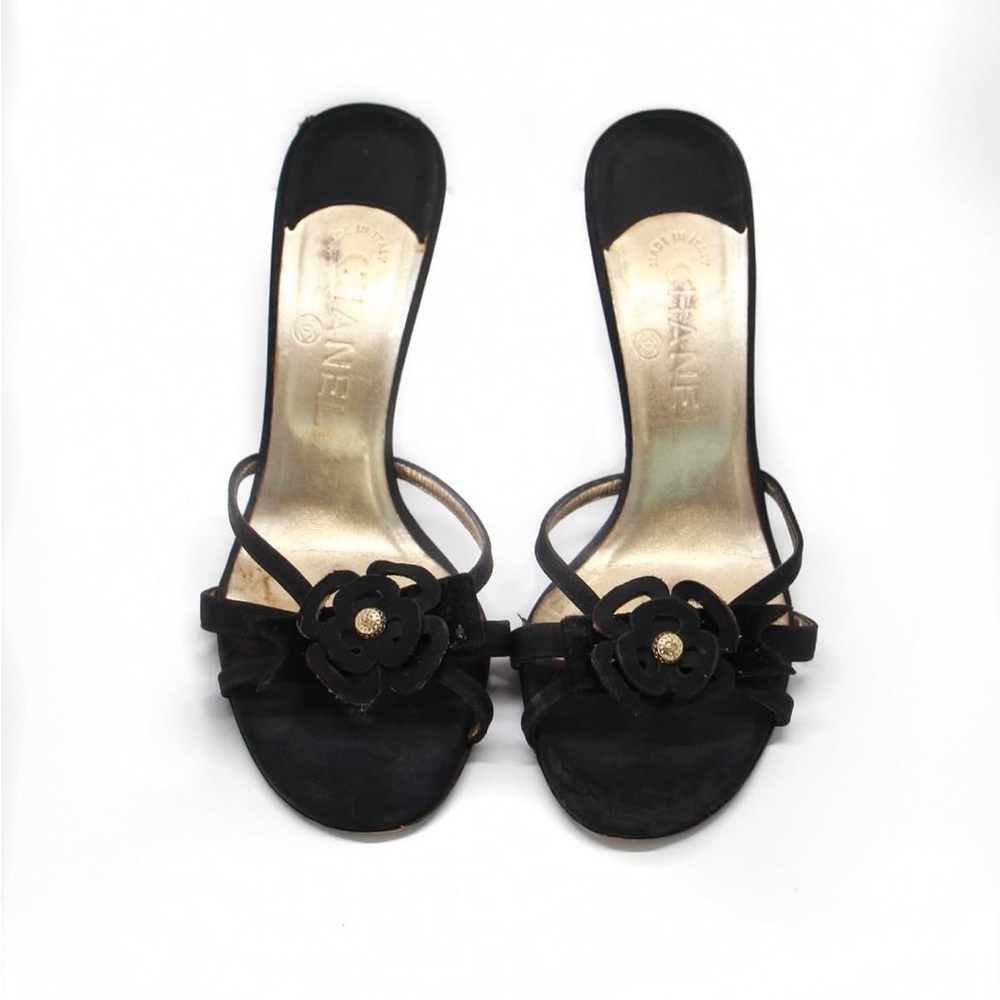 CHANEL Black Heels with Floral Accent
